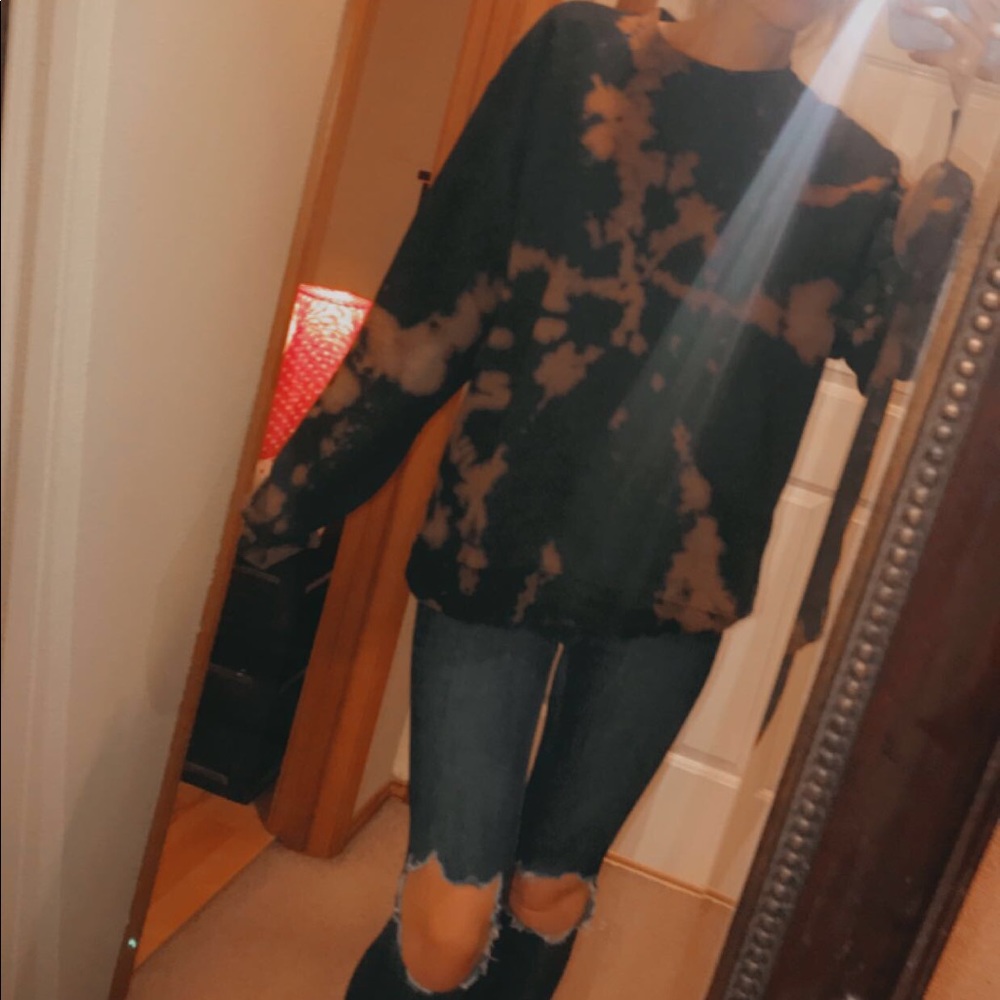 Bleached oversized sweatshirt